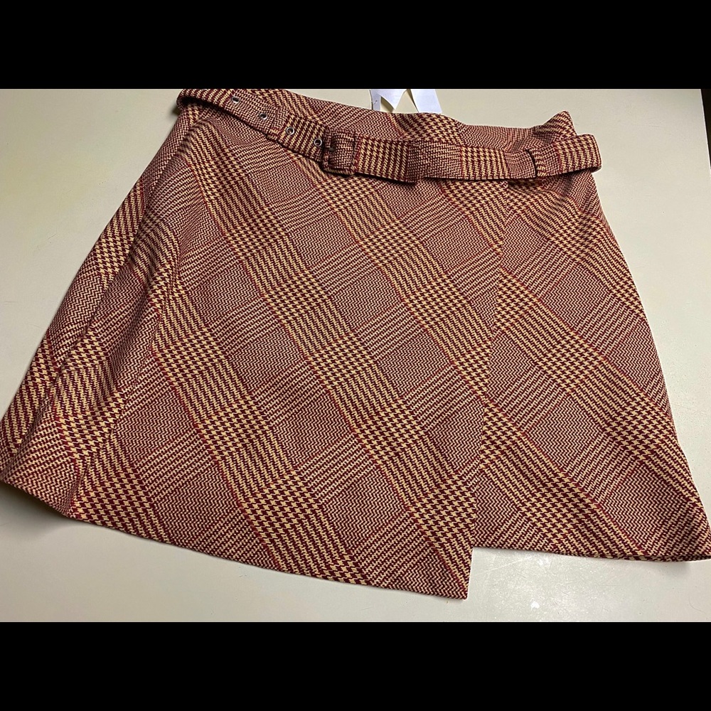 NEW H&M red and white striped skirt size 10